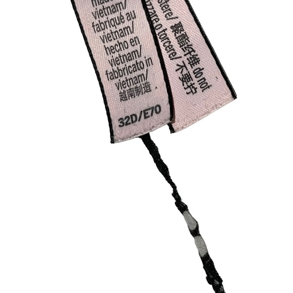 Victoria Secret Women 2 Bras Size 32 D and B - Picture 3 of 4